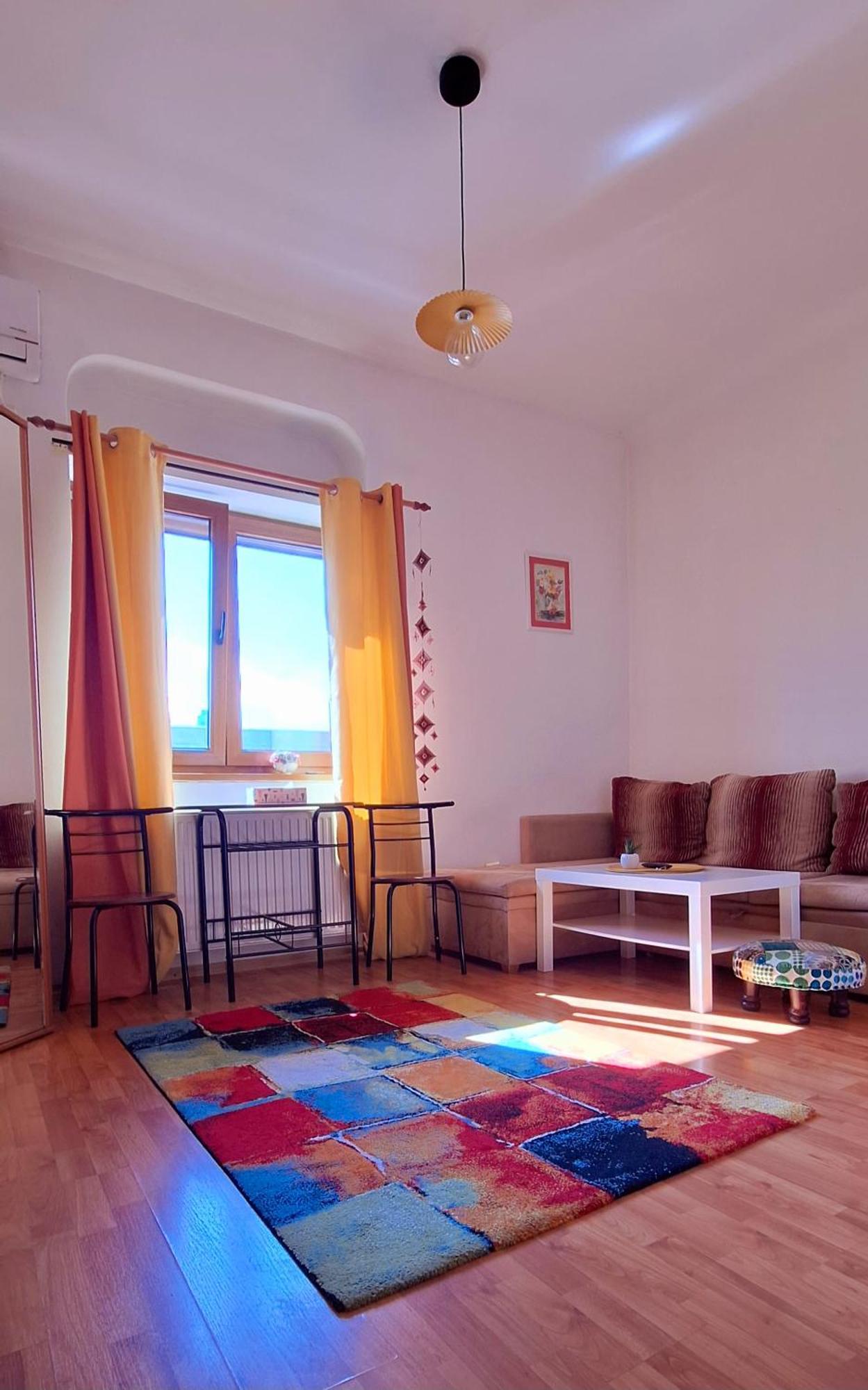 Super Central - Lovely One-Bedroom Apartment On Victoriei Avenue Bucarest Esterno foto