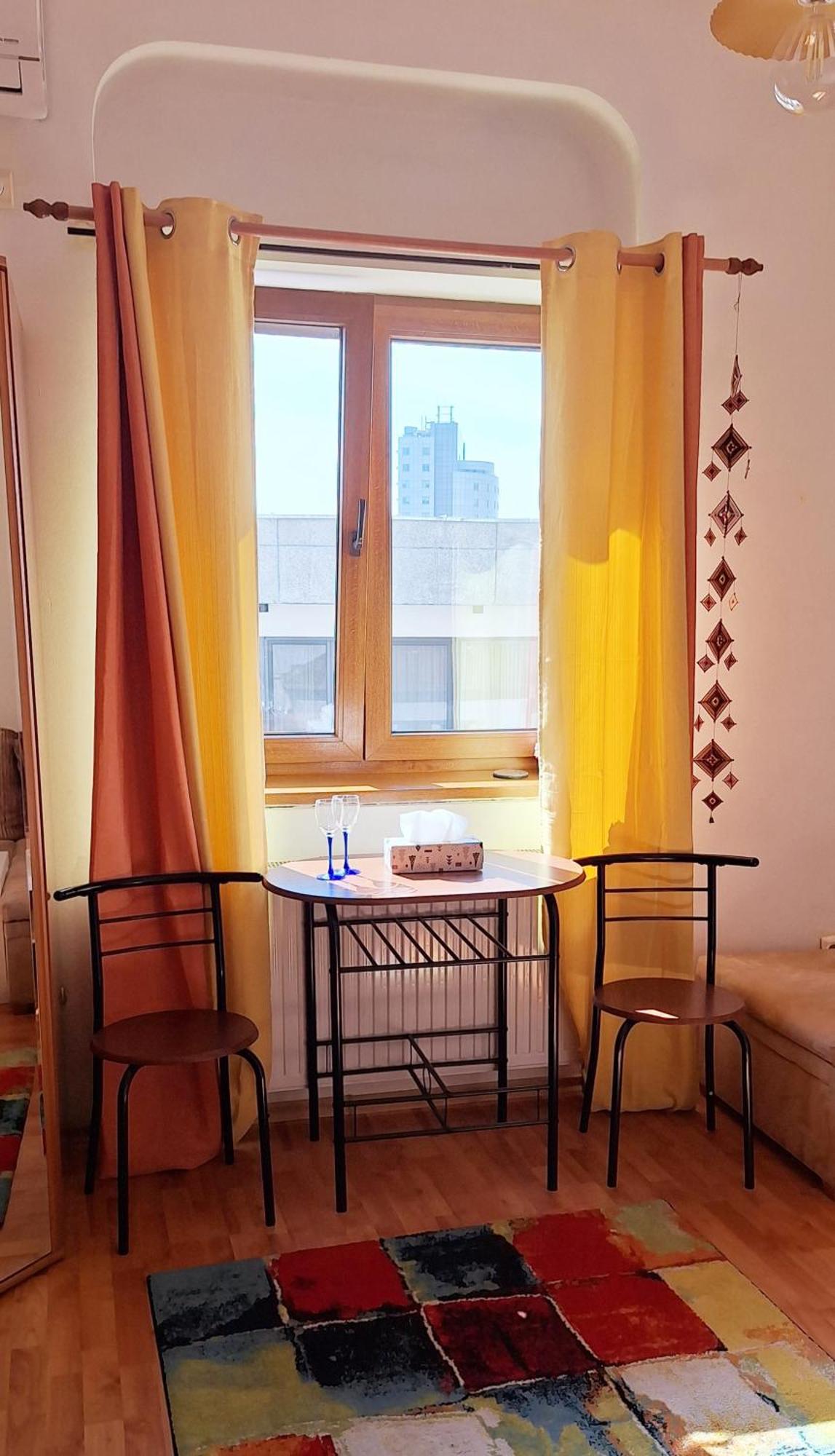 Super Central - Lovely One-Bedroom Apartment On Victoriei Avenue Bucarest Esterno foto